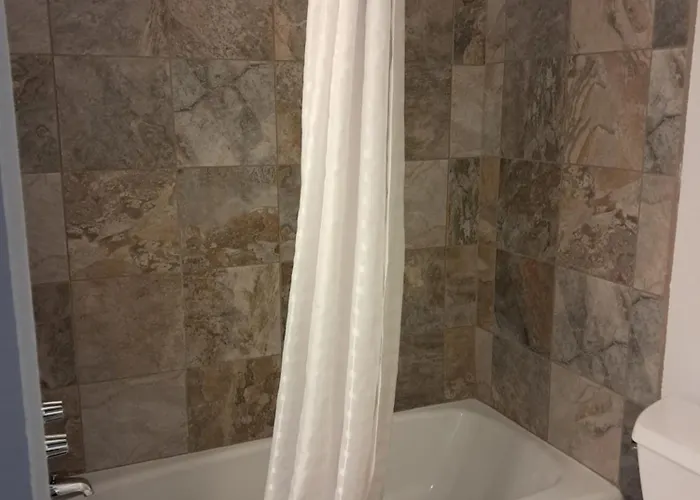 National 9 - Showboat Motel 2*