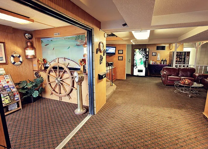 National 9 - Showboat Motel