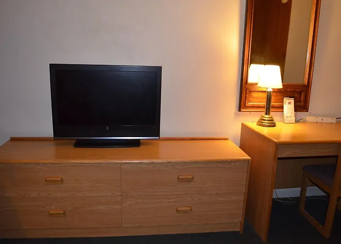 National 9 - Showboat Motel 2*