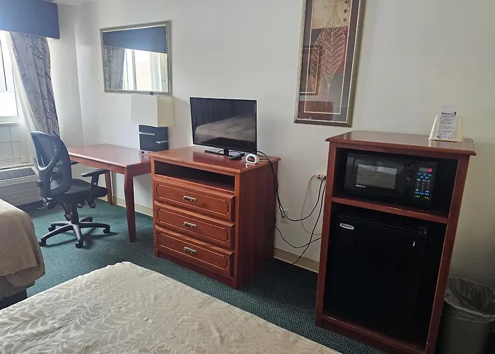National 9 - Showboat Motel 2*